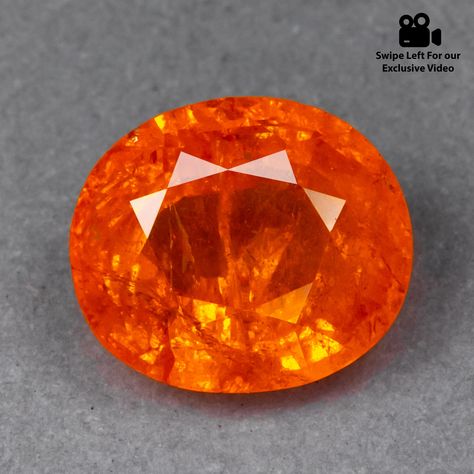 Luxury Drinks, Orange Gemstones, Fanta Orange, Orange Sapphire, Gems And Minerals, Last Minute Gifts, Color Orange, Oval Shape, Garnet