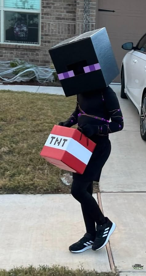 Enderman Costume Diy, Diy Enderman Costume, Minecraft Warden Costume, Creative Boys Halloween Costumes, Halloween Costumes For Boys 5-6, Gamer Halloween Costumes, Minecraft Costume Diy, Enderman Halloween Costume, Minecraft Enderman Costume