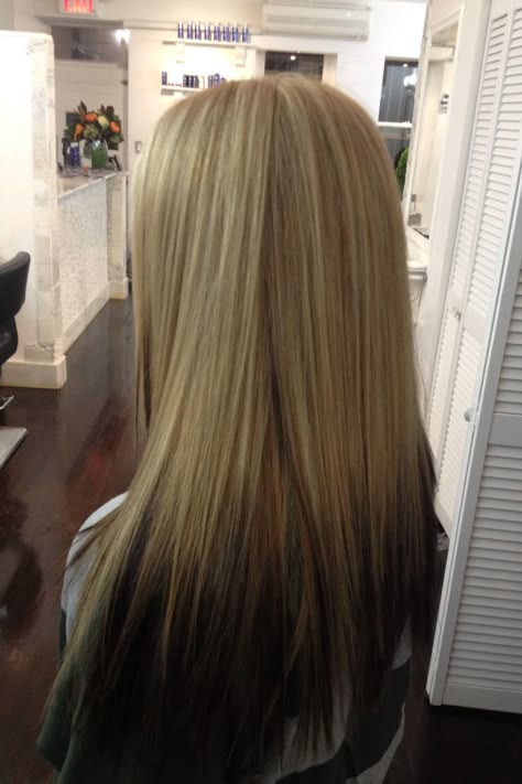 Lite blonde with black tips Blonde Fading Into Brown, Blond Hair With Black Tips, Blonde Hair Black Ends, Blonde Ghost Roots, Blonde With Black Tips, Blonde Hair Black Tips, Blonde Hair With Black Tips, Dip Dye Hair Brunette, Black Hair Blonde Tips