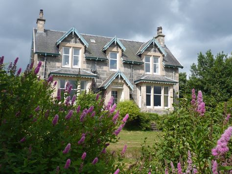 The Pervin home Scottish Home Exterior, Comfy Cozy Home, Scottish House, Scottish Homes, Travel Scotland, Bonnie Scotland, Dream Future, Dream Place, Country Homes