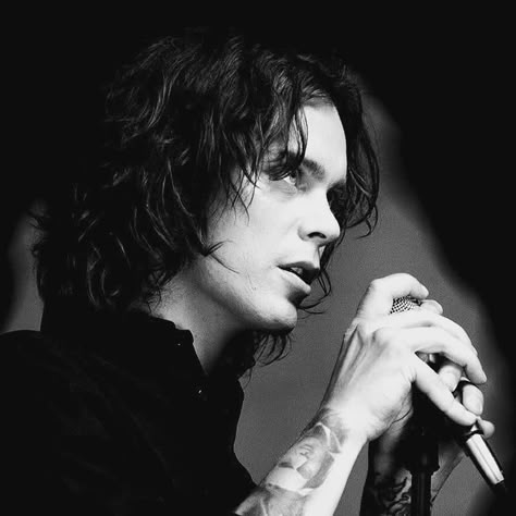 I will give to you more summer wine #villevalo #villevalolove #villevalohim #villevalofans #him #himband #heartagram #finnish #music #hot… His Infernal Majesty, Him Ville Valo, Summer Wines, Ville Valo, Helsinki Finland, Gothic Rock, Him Band, Beautiful Lips, Rock Metal