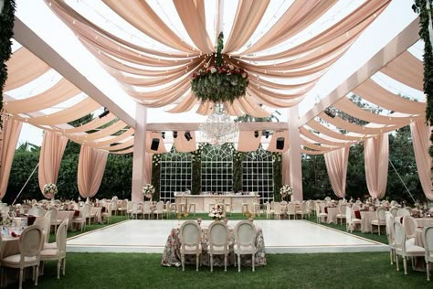 Roof Decoration Ideas For Wedding, Simple Wedding Tent Decor, Wedding Ceiling Ideas, Indoor Tent Party, Cabana Tent, Wedding Tent Decorations, Party Halls, Lawn Wedding, Outdoor Tent Wedding