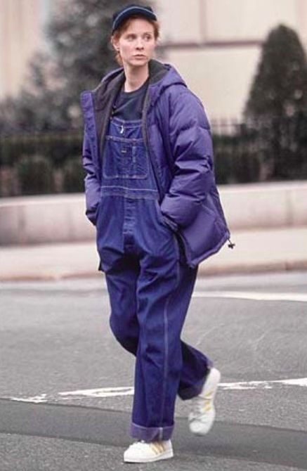 IT WAS A FULL OVERALL/PUFFY JACKET COMBO. | 19 Times You Wanted To Slap Miranda Hobbes Miranda Hobbes, Long Black Gloves, Newspaper Dress, Baby Blessing, Denim Dungarees, City Outfits, Costume Designer, Power Suit, Fashion Tv