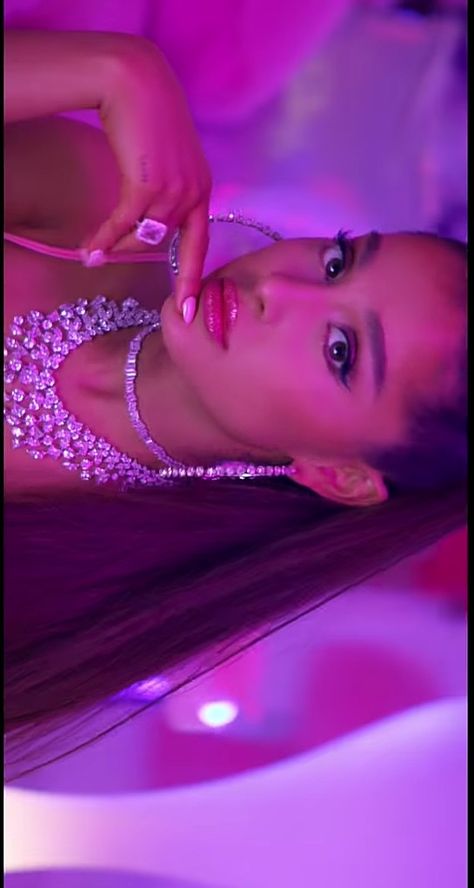 7 Rings Ariana Grande, Adriana Grande, Ariana Grande Anime, Ariana Grande Outfits, Ariana Grande Fans, Ariana Grande Cute, Ariana Grande Style, Ariana Grande Wallpaper, Ariana Grande Photoshoot