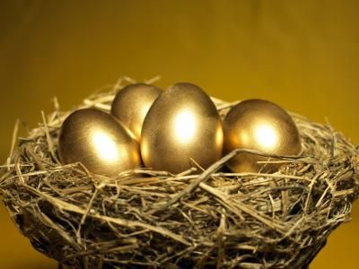 Create golden accessories for your interior designs with this Gold Leafing Tutorial! Eurythmics Sweet Dreams, Lingot D'or, The Golden Goose, Golden Egg, Jack And The Beanstalk, Money Spells, Gold Aesthetic, All That Glitters, Spring Cleaning