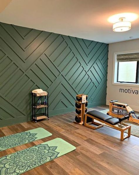 Latest Trends in Accent Wall Designs: Geometry, Modern Color, Texture Workout Room Home, Accent Wall Designs, Gym Room At Home, Thrifty Decor Chick, Home Gym Decor, Diy Wand, Accent Walls In Living Room, Home Gym Design, Thrifty Decor