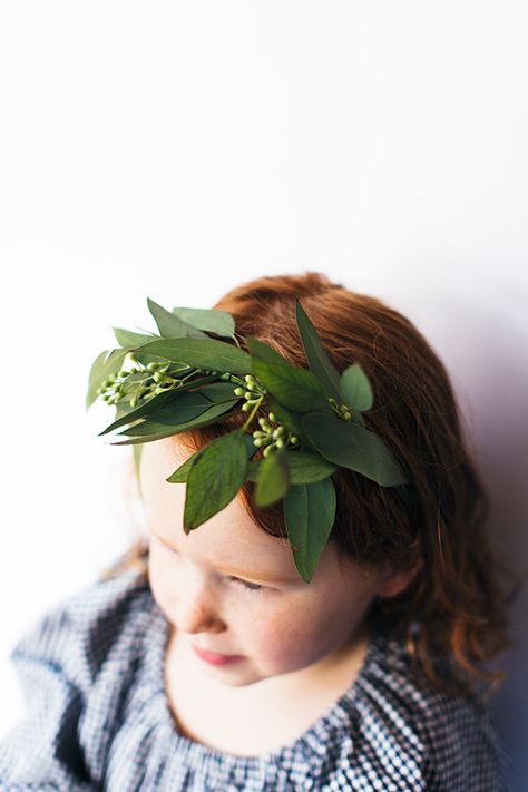 leafheadband9a Diy Leaf, Leaf Headband, Festival Headband, Diy Leaves, Leaves Headband, Real Leaves, Diy Headband, Eucalyptus Leaves, Homemade Crafts