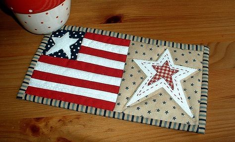 Mug Rug Pattern, Mug Rug Patterns, Quilted Potholders, Rug Patterns, Cozy Candles, Uncle Sam, Sewing Material, Mini Quilts, Mini Quilt