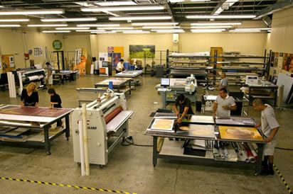 Print Shop Work Spaces, Wrap Storage, Digital Printing Services, Workshop Organization, Work Spaces, Trade Show Display, Space Ideas, Printing Shop, Custom Business Cards