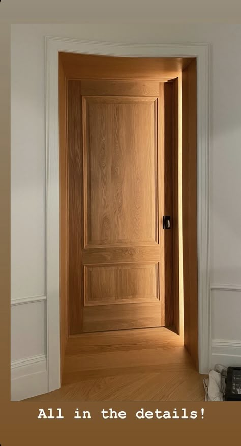 Solid Wood Interior Doors Modern, Solid Wood Doors Interior, Solid Core Doors, Natural Wood Interior Doors, Interior Doors Stained, Interior Door Colors Ideas, Wooden Interior Doors, Colonial Renovation, Solid Wood Interior Doors