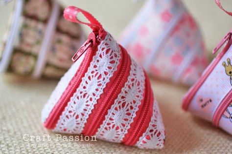 Diy Coin Purse, Sewing Tutorials Bags, Coin Purse Pattern, Coin Purse Tutorial, Zipper Crafts, Purse Sewing Patterns, Tote Bag Tutorial, Purse Tutorial, Free Sewing Pattern