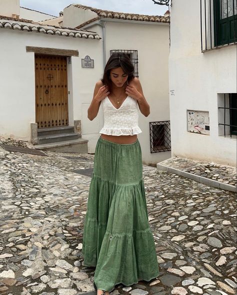 2025 Outfit, Looks Hippie, Spain Outfit, Greece Outfit, Look Boho Chic, Mode Hippie, Estilo Hippy, European Summer Outfits, Estilo Hippie