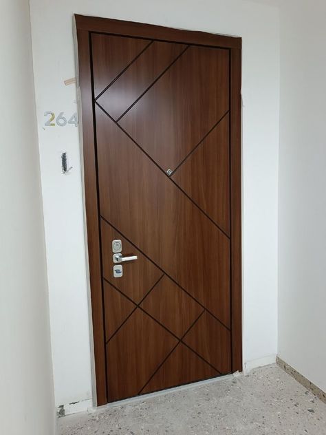 Main Doors Teak Wood, Latest Sunmica Door Design, Single Wooden Door Design, Single Door Design For Bedroom, Wooden Door Design Modern Bedroom, Main Door Designs Modern, Vineer Groove Design Door, Veneer Door Design Entrance, Veneer Door Design Bedrooms