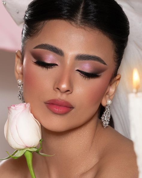 Makeup Looks Full Glam, Cut Crease Eye Makeup, Cut Crease Eye, Artist Tips, Full Glam, Makeup Artist Tips, Stylish Nails Designs, Wedding Makeup Looks, Wedding Hair Inspiration