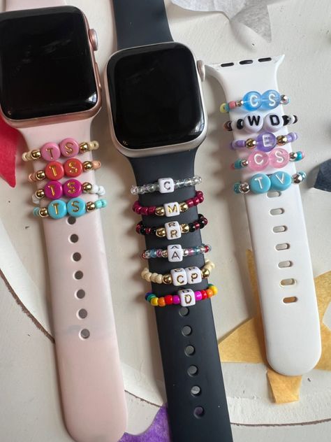 Apple Watch Friendship Bracelet, Eras Tour Watch Party Ideas, Taylor Swift Watch Party Ideas, Taylor Swift Themed Crafts, Taylor Swift Rings, Braiding Bracelets, Music Inspired Jewelry, Bracelets Taylor Swift, Tailor Swift