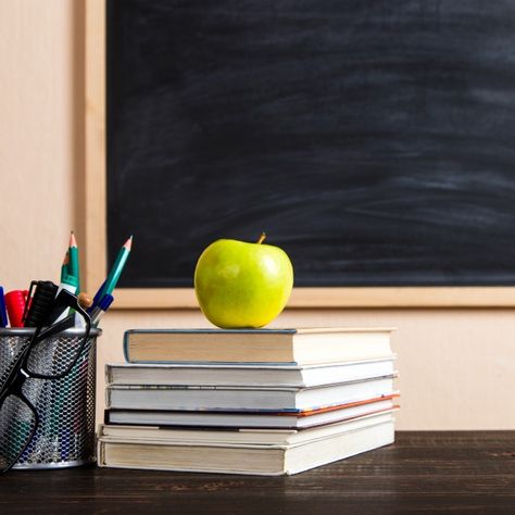 Apple Notebook, Pencil Photo, Photo School, School Tables, Apple Pen, About Books, School Books, Kids Wood, Pens Pencils