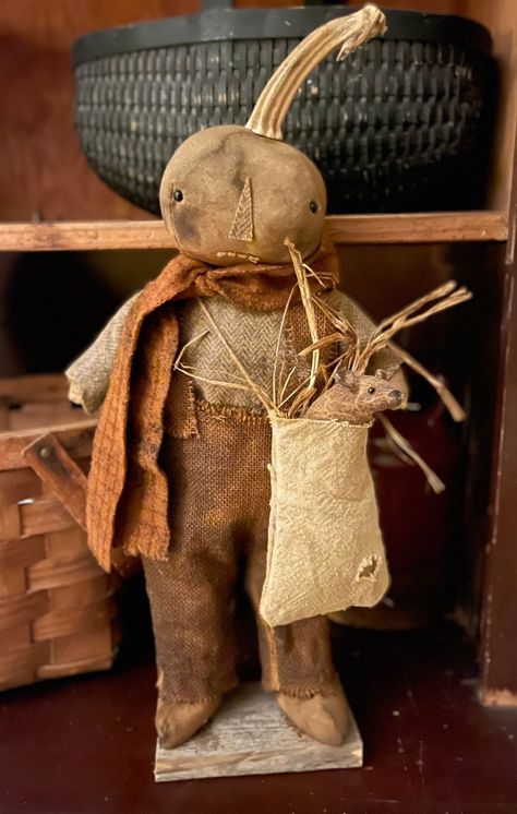 Halloween Primitives, Facts About Halloween, Primitive Fall Crafts, Prim Halloween, Primitive Pumpkins, Primitive Fall Decor, Primitive Autumn, Fall Harvest Decorations, Pumpkin Doll