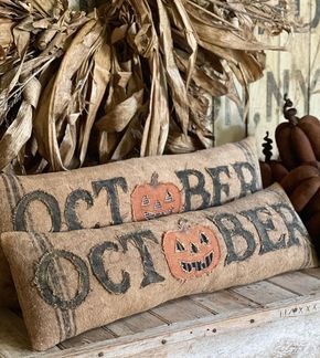 Primitive Autumn, Grain Sack Pillows, Fall Arts And Crafts, Fall Sewing, Primitive Fall, Primitive Halloween, Pumpkin Pillows, Pumpkin Fall Decor, Fall Deco