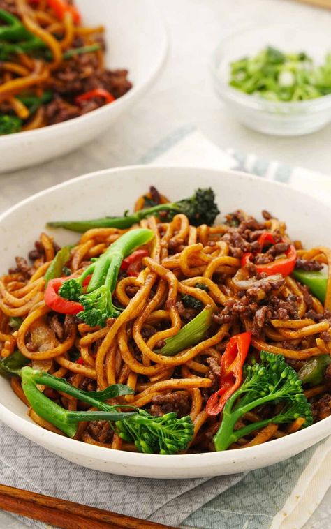 Quick Beef and Broccoli Noodles - Khin's Kitchen Khins Kitchen Recipes, Beef And Broccoli Noodles, Broccoli Noodles, Chinese Beef And Broccoli, Chicken And Sweetcorn Soup, Fresh Egg Noodles, Ground Beef And Broccoli, Chinese Beef, Egg Noodle Recipes