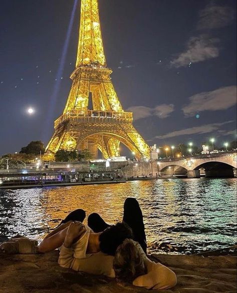 Paris Romance Aesthetic, Nicky Champa, Paris Aesthetic Night, Paris Couple Pictures, Paris Romance, Romance Aesthetic, Paris Couple, Paris Dream, Parisian Aesthetic