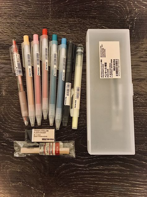 Muji Stationery Aesthetic, Muji Aesthetic Stationary, Muji Highlighter, Muji Pencil Case Aesthetic, Muji Pens Aesthetic, Muji Pencil Case, Pen Muji, Muji Stationary, Muji Aesthetic