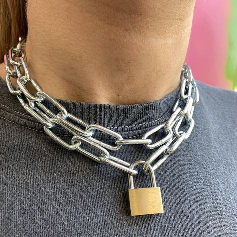 Jewellery Grunge, Keys Chain, Punk Jewellery, Padlock Necklace, Thick Chain Necklace, Chain Lock, Chocker Necklace, Punk Inspiration, Lock Necklace