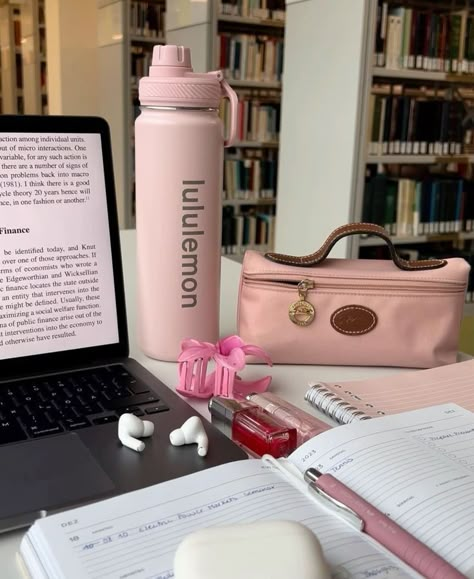 Pink Corporate Aesthetic, Receptionist Aesthetic, Pink Study Aesthetic, Pink Study, Pink Academia, Studera Motivation, Study Mode, School Goals, Romanticizing School