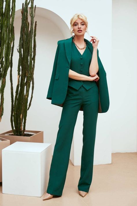 Emerald Green Suits Women, Womens Pant Suits Wedding, Emerald Suit, Emerald Green Suit, Fashion Publication, Green Suit Women, Xmas Dresses, Pantsuit For Women, Formal Pant Suits