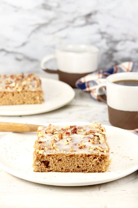 Butter Pecan Spice Cake is a great dessert for celebrations, holidays and get togethers with friends and family. A simple made from scratch cake that is lightly glazed and topped with toasted pecans. Pecan Spice Cake, Thanksgiving Cake Ideas, Pumpkin Coffee Cake, Cake Bars Recipe, Banana Pudding Poke Cake, Strawberry Cake Easy, Thanksgiving Cake, Pumpkin Sheet Cake, Pumpkin Coffee Cakes