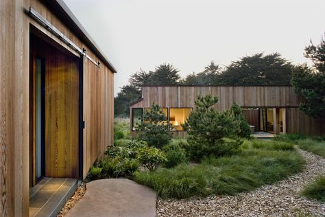 Sea Ranch Residence / Turnbull Griffin Haesloop Sea Ranch California, Wooden House Design, Sea Ranch, House By The Sea, Wooden House, California Homes, House And Home Magazine, Maine House, Design Case