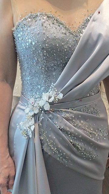 Mother Of Son Wedding Dress, Mothers Dresses For Weddings, Tea Length Wedding Dress Vintage, Evening Gowns Dresses, Liz Dress, Elegant Mother Of The Bride, Mothers Gowns, Dresses For Fall, Dress Pesta