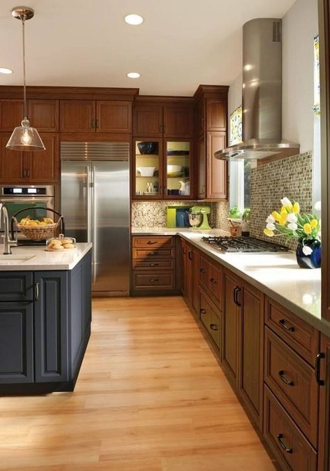 Cherry Wood Kitchen, Cherry Wood Kitchen Cabinets, Ideas Armario, Cherry Wood Kitchens, Cherry Wood Cabinets, Home Depot Kitchen, Maple Kitchen Cabinets, Best Kitchen Design, Maple Kitchen