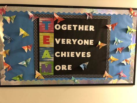 Work inspirational bulletin board #teamwork #bulletinboard One Team One Goal Bulletin Board, Cooperation Bulletin Board, Cooperation Bulletin Board Ideas, Team Work Bulletin Board Ideas, Teamwork Bulletin Board Ideas, Volunteer Bulletin Board Ideas, Positive Bulletin Board Ideas For School, Team Board Ideas Work, Teamwork Bulletin Boards