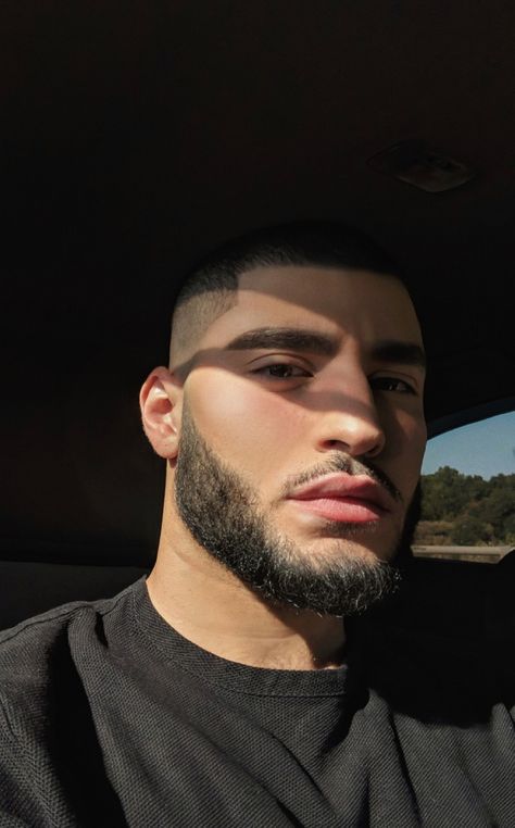 Beard For Men, Maluma Haircut, Faded Beard Styles, Fade Beard, Crew Cut Haircut, Middle Eastern Men, Mohawk Hairstyles Men, Fashion Style Tips, Boy Haircut