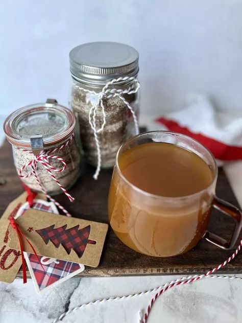 Friendship Tea Recipe Friendship Tea Recipe, Friendship Tea, Friendship Recipe, Country Time Lemonade, Homemade Hot Chocolate Mix, Spiced Tea, Southern Living Recipes, Orange Drinks, Russian Tea