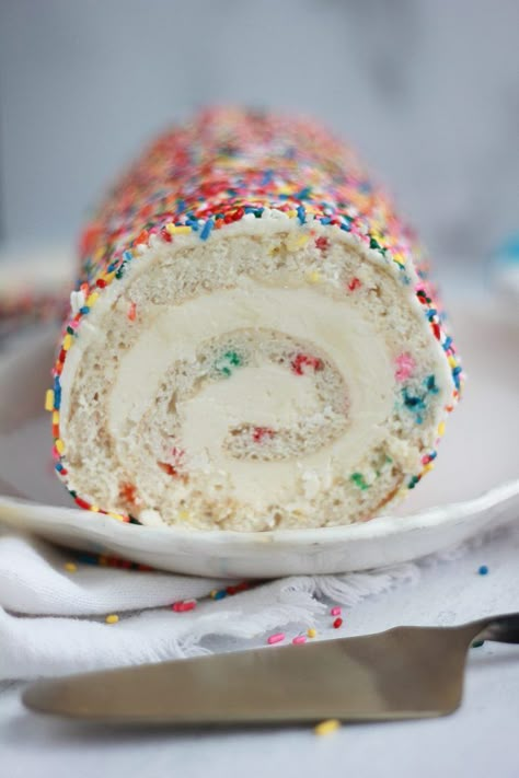 How to Make a Funfetti Roll Cake - Baking with Blondie Cake Mix Rolls, Jelly Rolls Recipe, Baking With Blondie, Jelly Roll Cake, Swiss Roll Cakes, Cake Land, Cake Roll Recipes, Funfetti Cake, Roll Cake