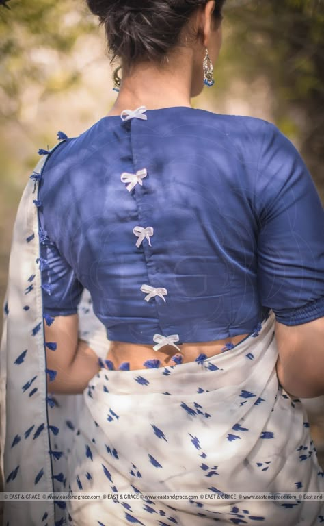 Pola Blus, Latest Saree Blouse, Blouse Designs High Neck, Cotton Blouse Design, Sari Design, Cotton Saree Blouse Designs, Saree Blouse Neck Designs, Cotton Saree Blouse, Blouse Back Neck Designs