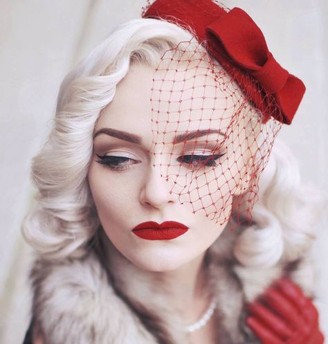 Hair With Hat, Rockabilly Makeup, 1950s Hairstyles, Wedding Eye Makeup, Red Dress Makeup, Rockabilly Hair, Fascinator Hairstyles, Cool Blonde, Pin Up Hair