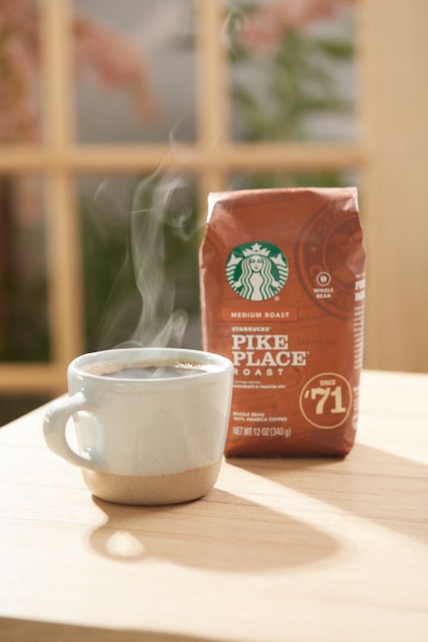 Starbucks Celebrates 50th Anniversary on National Coffee Day with Free Coffee Coffee Ads Design, Coffee Sachet, Coffee Ads, Coffee Advertising, Starbucks Locations, Photography Coffee, Starbucks Reserve, International Coffee, National Coffee Day