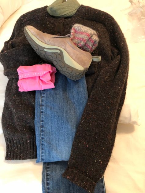 1) Old Navy Sweetheart Jeans 2) Talbots Ribbed Cotton Turtleneck Sage Green 3) H. Stockston Cardigan Brown Heathered Wool 4) Fair Isle Cashmere Socks 5) Merrell - Jungle Moc Birkenstock Clog Outfit, Birkenstock Boston Outfit, Blundstone Style, Clog Outfit, Boston Outfits, Cotton Turtleneck, Cashmere Socks, Cardigan Brown, Neutral Fashion