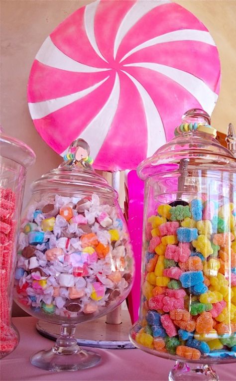 Tips for Candy Bars Candyland Cakes, Candy Buffet Bar, Candy Corner, Candy Pastel, Buffet Bar, Candy Balloons, Buffet Ideas, Candy Station, Pastel Candy