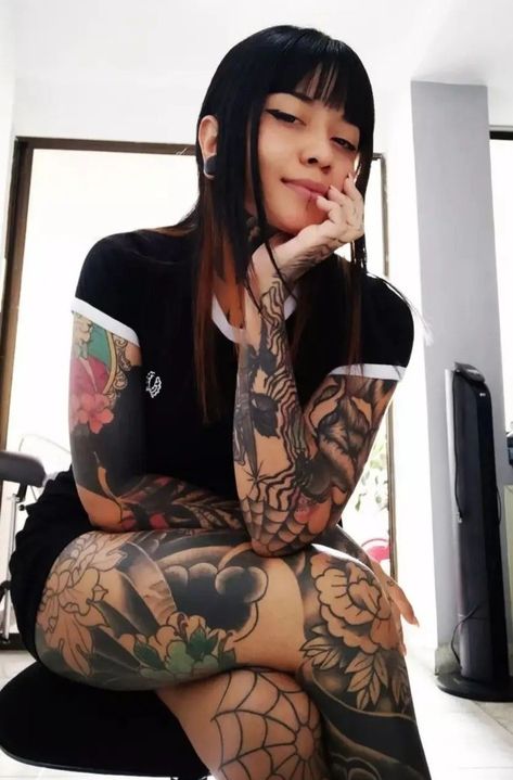 Fred Perry Girls 9241 Fully Tattooed, Skinhead Girl, Rude Girl, La Girls, Pin Up Looks, Tattoed Women, Tattooed Women, Female Tattoo Artists, Rockabilly Pin Up