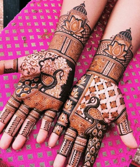 Unique Mehndi Design, Hindu Mehndi Designs, Pecock Model Mehandi, Bharva Mehndi Designs, Latest Mehndi Designs Wedding, Karva Chauth Mehndi Designs, Beautiful Simple Mehndi Design, Mehndi Designs Bridal Hands, Mehndi Designs For Kids