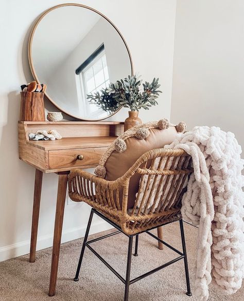 Makeup Vanity In Bedroom Layout, Makeup Room Boho, Boho Make Up Vanity Ideas, Modern Boho Vanity Desk, Wood Makeup Vanity Ideas, Boho Colorful Office, Boho Makeup Vanity Ideas, Boho Bedroom Vanity, Makeup Desk In Bedroom