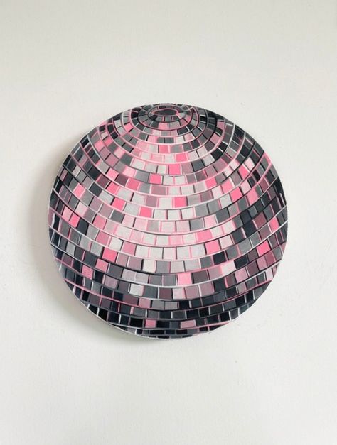 This disco ball painting is sure to be a conversation starter! Trendy, colorful and one of a kind. It was painted with acrylic paint on a 8in circle canvas. A little less than an inch thick, and light weight.  Also available in different colors and sizes in my shop.  If you're interested in a customs disco ball, feel free to reach out! Circle Canvas Painting Ideas, Circle Painting Ideas, Circle Canvas Painting, Disco Ball Painting, Ceramics Painting, Ball Painting, Circle Canvas, White Room Decor, Ball Drawing