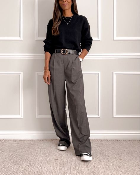 Jumper Trousers Outfit, Trousers And Jumper Outfit, Black Knitted Jumper Outfit, Knit Work Outfit, Architect Outfit Women Aesthetic, Jumper Work Outfit, Staple Wardrobe Outfits, Business Casual Autumn Outfits, Grey Jumper Outfit Women