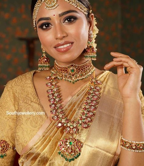 Antique gold bridal kundan jewellery set - Indian Jewellery Designs Bridal Kundan Jewellery Set, Bridal Kundan Jewellery, Rani Haram, Telugu Bride, Mango Mala, Marriage Jewellery, Best Jewellery Design, Baby Jewellery, Polki Sets