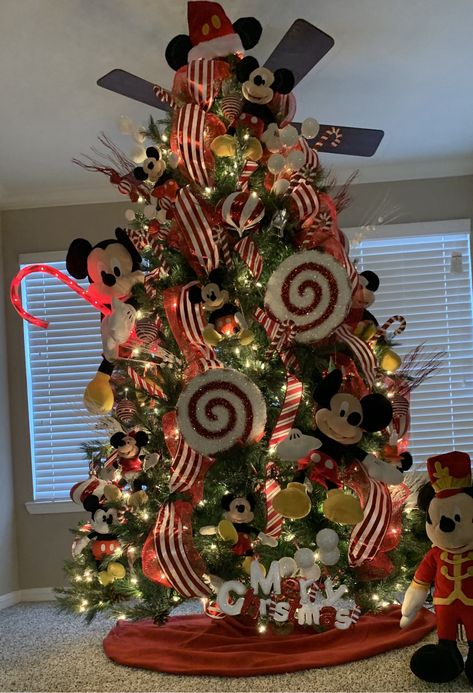 Mickey And Minnie Christmas Tree, Disney Christmas Tree Decorations, Disney Tree, Mickey Mouse Christmas Tree, Mickey Mouse Decorations, Disney Christmas Decorations, Disney Christmas Tree, Elf Christmas Tree, Minnie Christmas