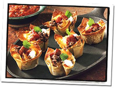 Country Western Theme Food Ideas | Hors d'oeuvres | Cowboy Party Recipes Mini Tacos Recipe, Mini Taco Bites, Party Food Menu, Taco Bites, Bowl Party Food, Mini Tacos, Superbowl Party Food, Favorite Appetizers, Think Food