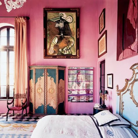 Julian Schnabel's Greenwich Village Bedroom Bohemian Bedroom Inspiration, Julian Schnabel, Interior Boho, Boho Interiors, Bohemian Bedroom, Design Del Prodotto, Pink Room, Pink Walls, Bohemian Home